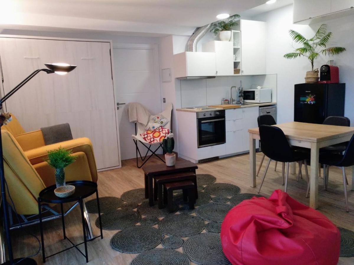 Casa Rocha Velha Con Terraza Y Piscina Particular Apartment ซานติอาโก เด กอมโปสเตลา ภายนอก รูปภาพ