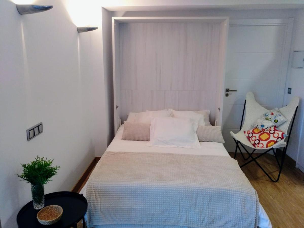Casa Rocha Velha Con Terraza Y Piscina Particular Apartment ซานติอาโก เด กอมโปสเตลา ภายนอก รูปภาพ