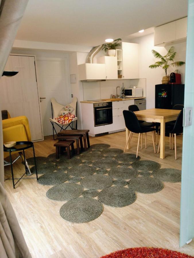 Casa Rocha Velha Con Terraza Y Piscina Particular Apartment ซานติอาโก เด กอมโปสเตลา ภายนอก รูปภาพ