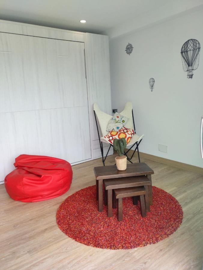 Casa Rocha Velha Con Terraza Y Piscina Particular Apartment ซานติอาโก เด กอมโปสเตลา ภายนอก รูปภาพ