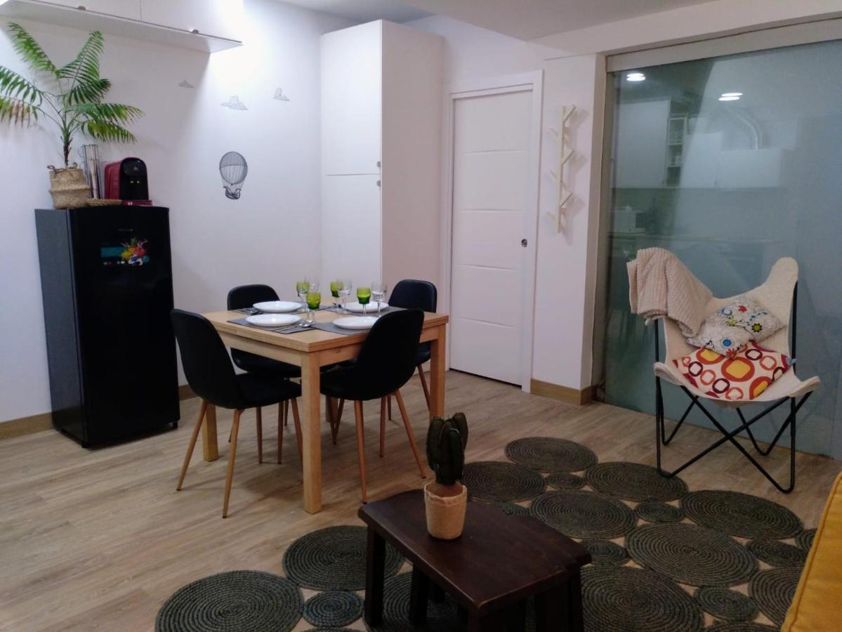 Casa Rocha Velha Con Terraza Y Piscina Particular Apartment ซานติอาโก เด กอมโปสเตลา ภายนอก รูปภาพ